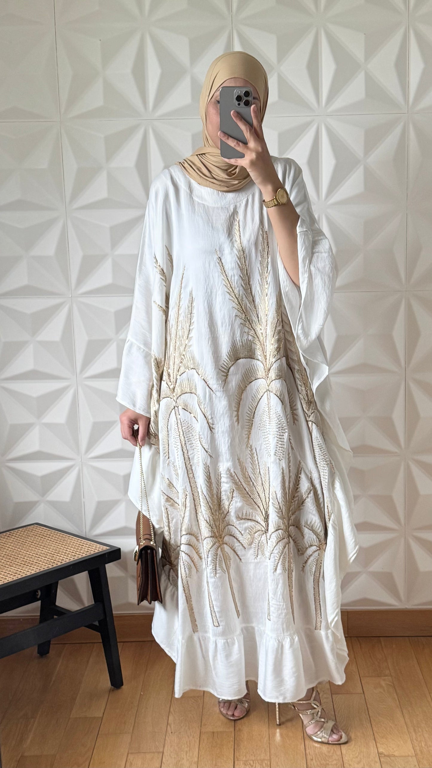 Robe caftan longue brodée motif palmier - Blanc