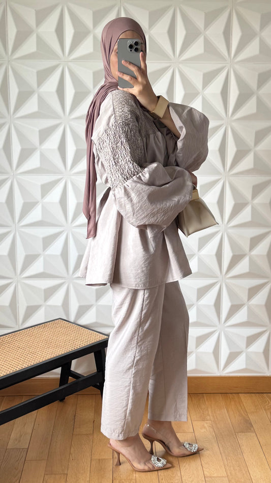 Ensemble Blouse smockée et Pantalon droit slim - Taupe