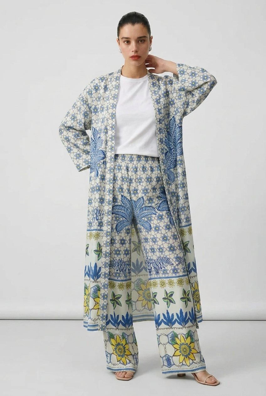 Ensemble kimono long et pantalon large a motif floral - Bleu
