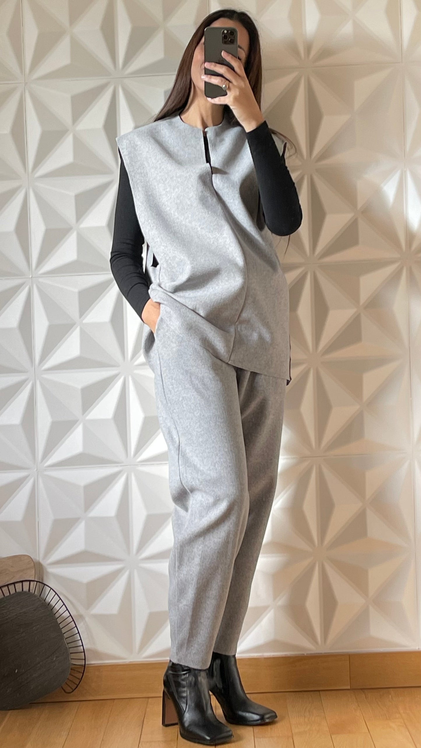 Ensemble en feutre sans manches et pantalon coupe carotte - Gris