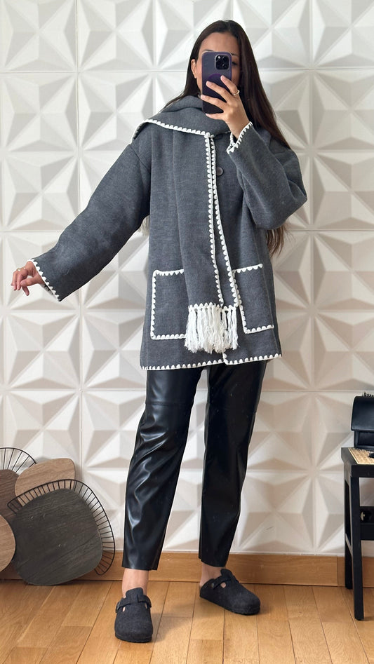 Gilet en maille de qualité supérieure avec écharpe intégré - Gris