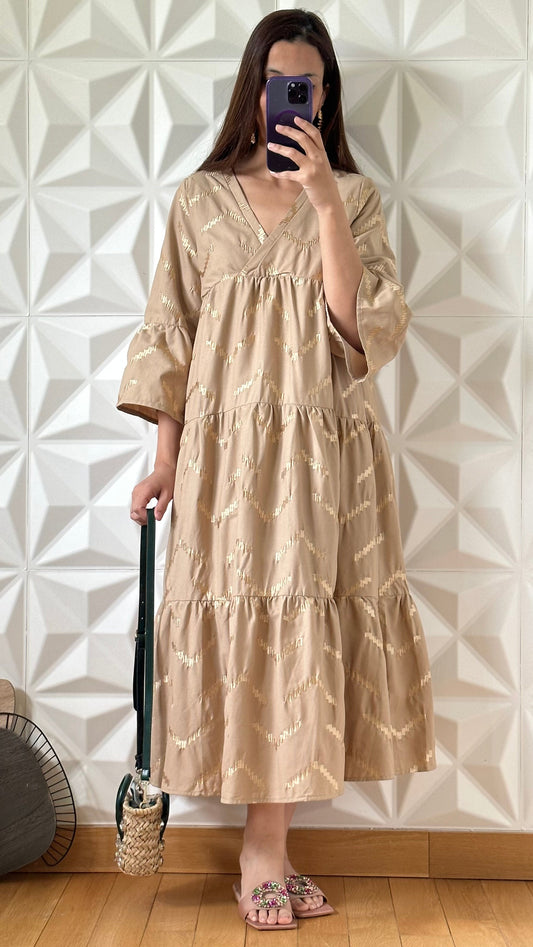 Robe mi-longue à manches volantée avec broderie en fil doré - Beige