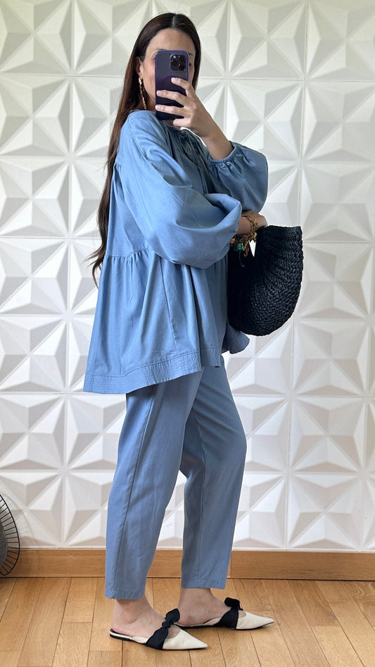 Ensemble Pantalon fuselé et Blouse trapèze à manches bouffantes - Bleu