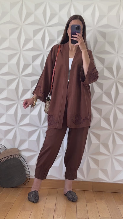 Ensemble kimono brodé et pantalon surpiqué en lin - Marron