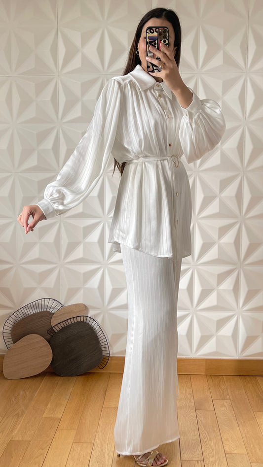 Wide-leg pants and shirt set with heart belt - White
