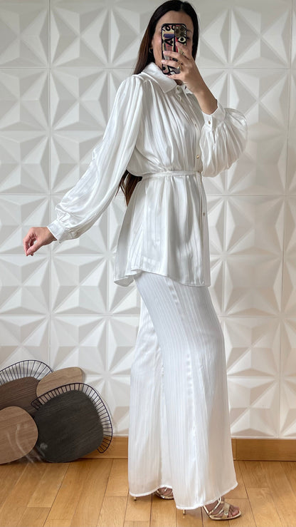 Wide-leg pants and shirt set with heart belt - White